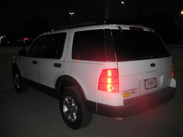 Ford Explorer 2003 photo 3