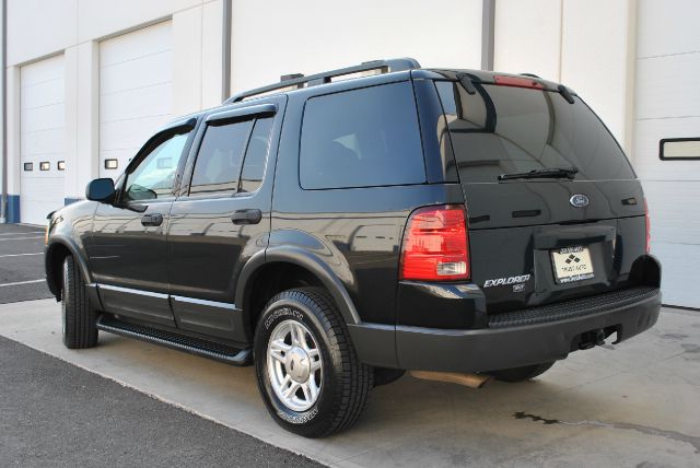 Ford Explorer 2003 photo 2