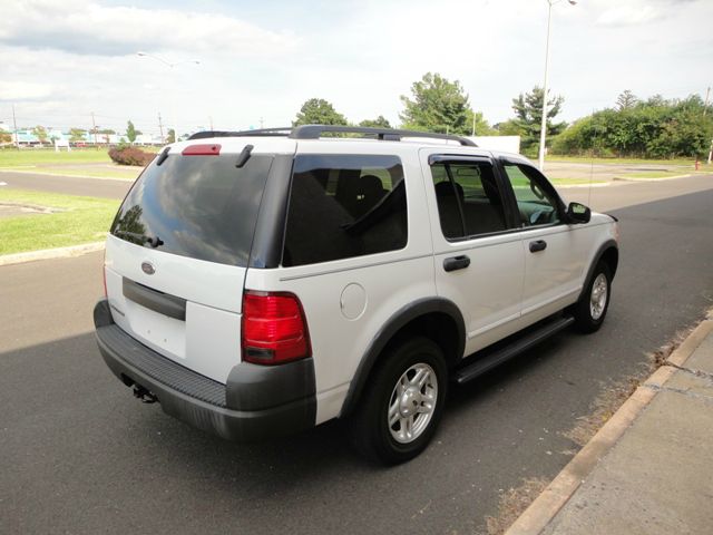 Ford Explorer 2003 photo 4