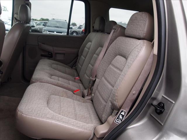 Ford Explorer 2003 photo 6