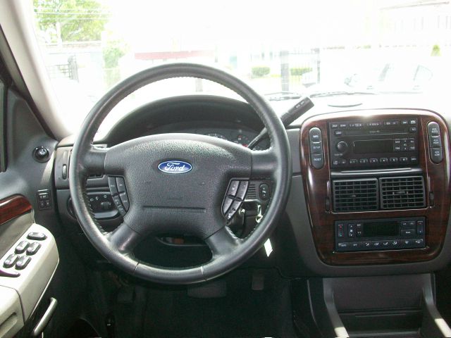 Ford Explorer 2003 photo 8