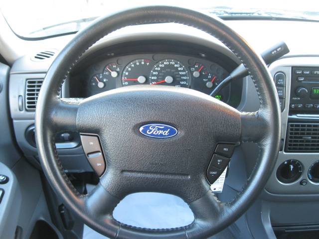 Ford Explorer 2003 photo 5