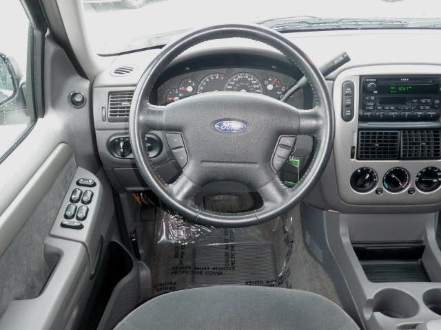 Ford Explorer 2003 photo 1
