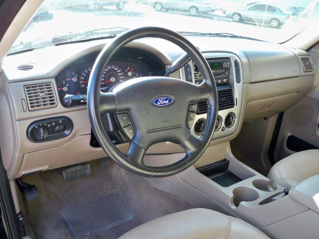 Ford Explorer 2003 photo 3
