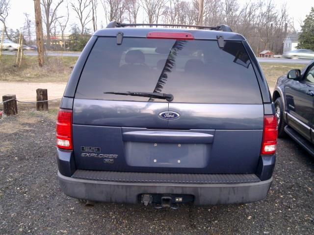 Ford Explorer 2003 photo 2