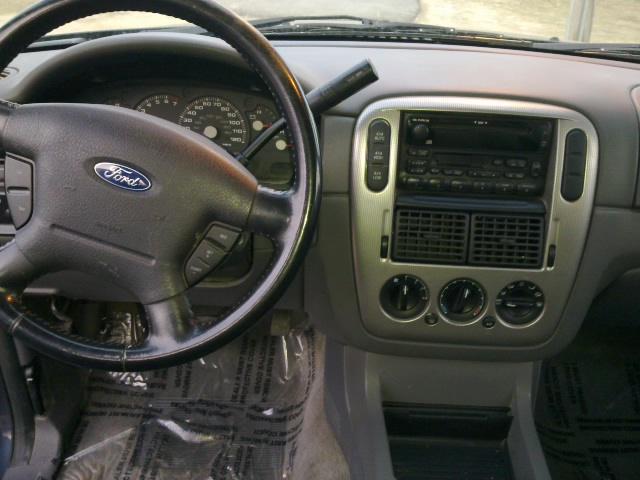 Ford Explorer 2003 photo 3