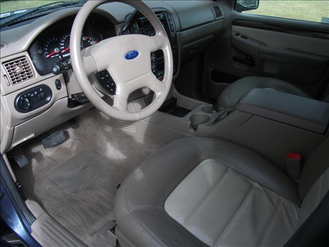 Ford Explorer 2003 photo 2