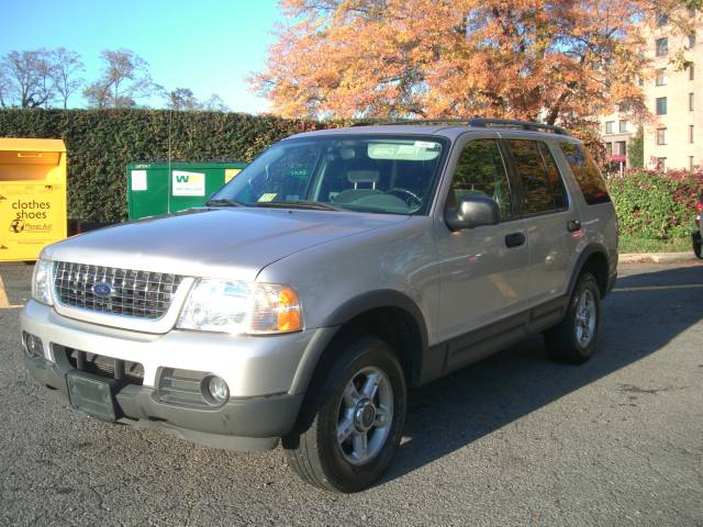 Ford Explorer 2003 photo 2