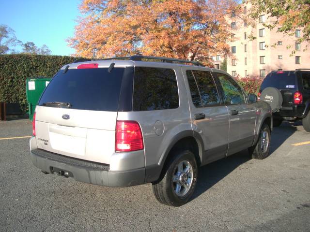 Ford Explorer 2003 photo 3