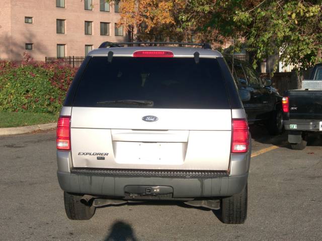 Ford Explorer 2003 photo 4