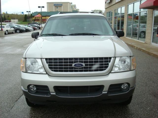 Ford Explorer 2003 photo 2