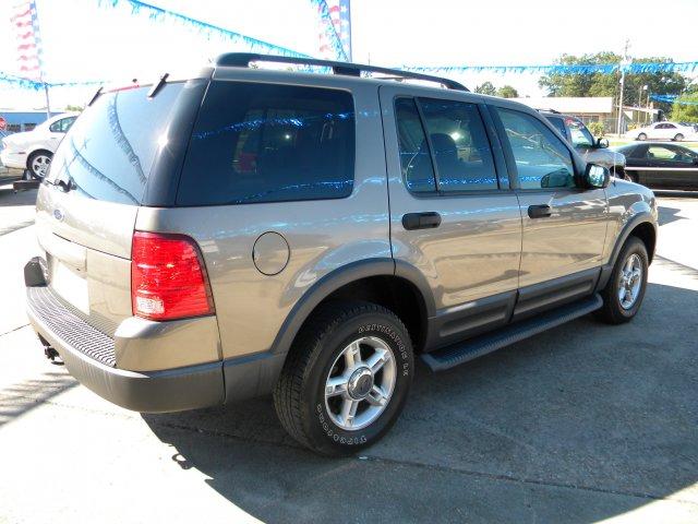 Ford Explorer 2003 photo 2
