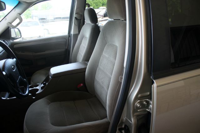 Ford Explorer 2003 photo 6