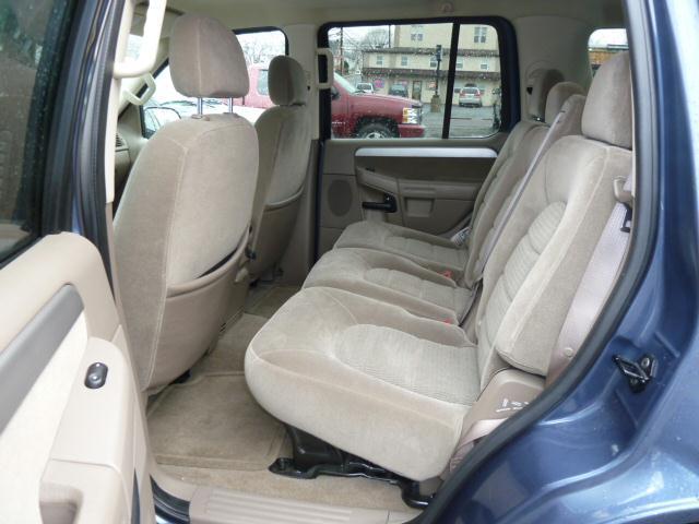 Ford Explorer 2003 photo 3