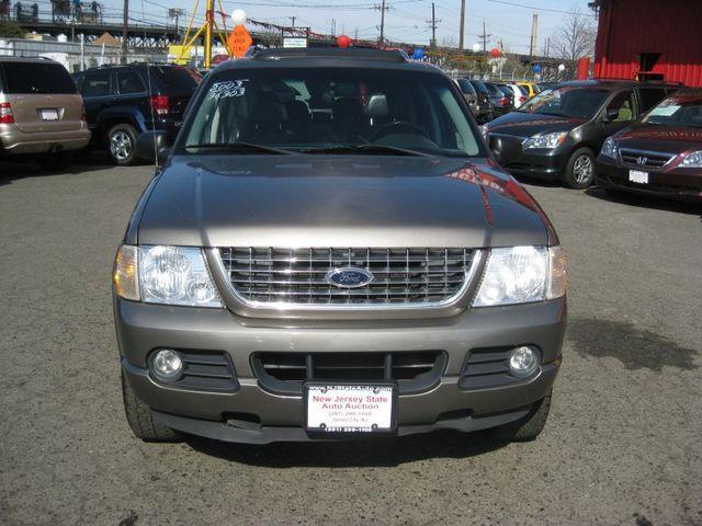 Ford Explorer 2003 photo 2