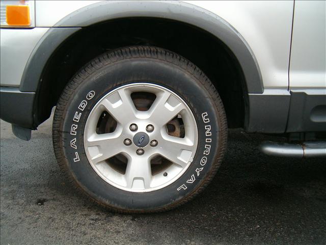 Ford Explorer 2003 photo 4