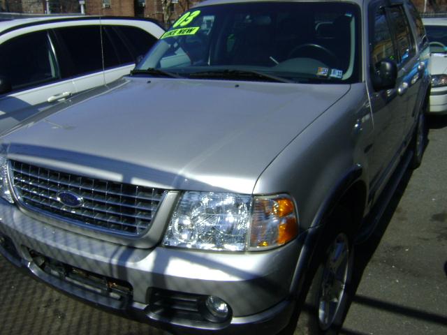 Ford Explorer 2003 photo 1