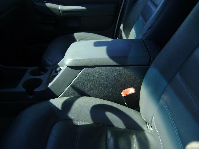 Ford Explorer 2003 photo 4