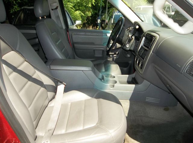 Ford Explorer 2003 photo 3
