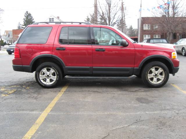 Ford Explorer 2003 photo 1