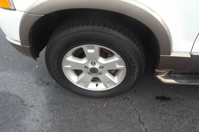 Ford Explorer 2003 photo 16