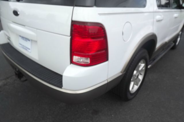 Ford Explorer 2003 photo 9