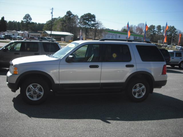 Ford Explorer 2003 photo 1