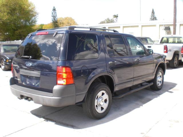 Ford Explorer 2003 photo 3