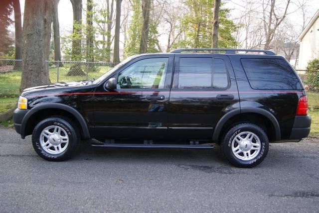 Ford Explorer 2003 photo 1