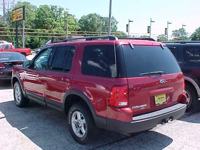 Ford Explorer 2003 photo 1