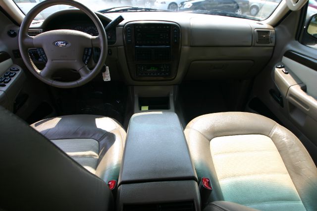 Ford Explorer 2003 photo 1