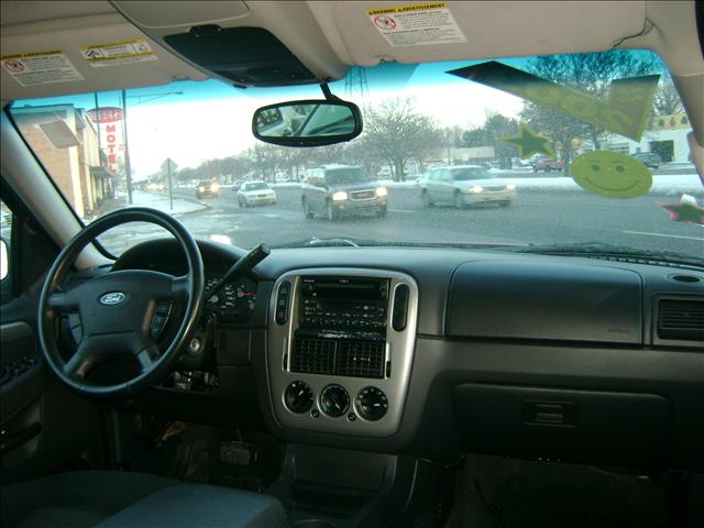 Ford Explorer 2003 photo 1