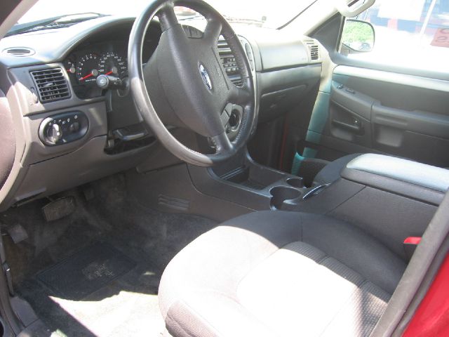 Ford Explorer 2003 photo 2