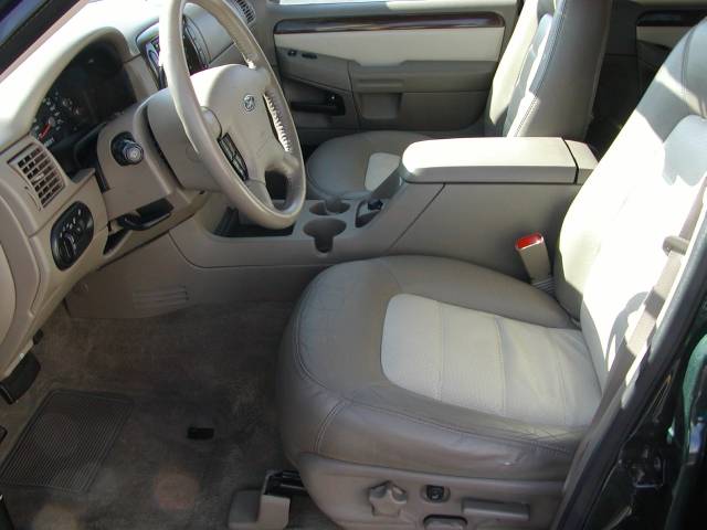 Ford Explorer 2003 photo 1