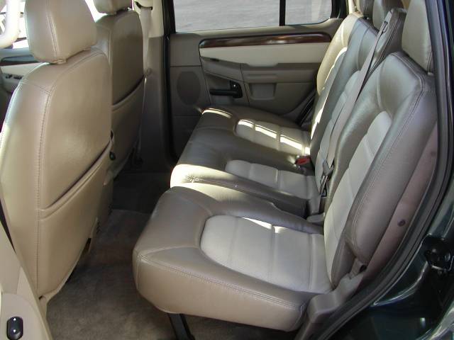 Ford Explorer 2003 photo 3