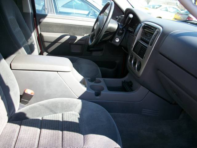 Ford Explorer 2003 photo 2