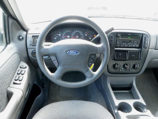 Ford Explorer 2003 photo 5