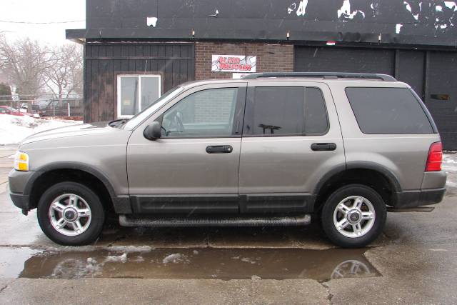 Ford Explorer 2003 photo 1
