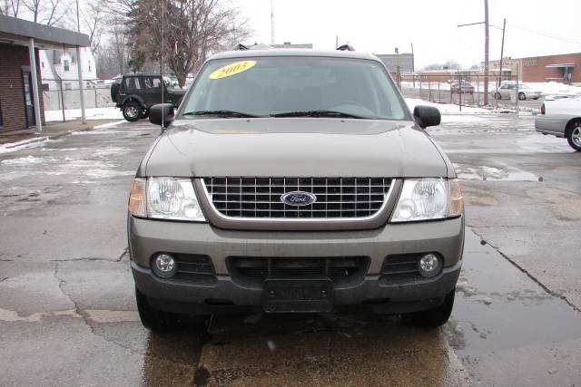 Ford Explorer 2003 photo 2