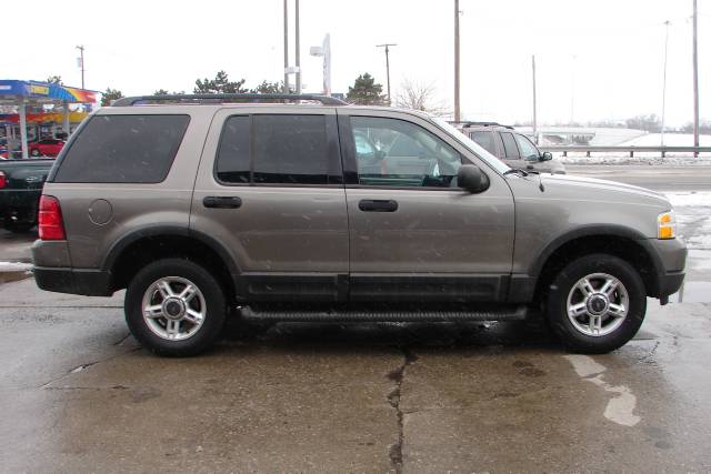 Ford Explorer 2003 photo 4
