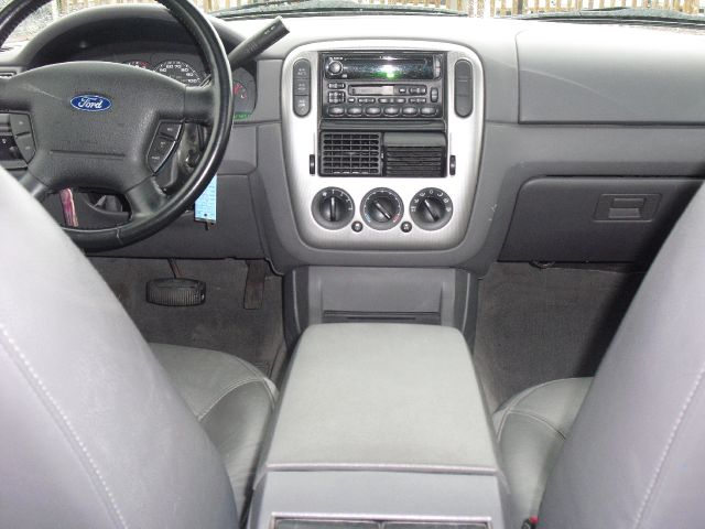 Ford Explorer 2003 photo 3