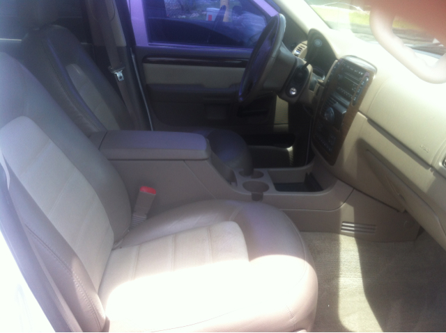 Ford Explorer 2003 photo 1