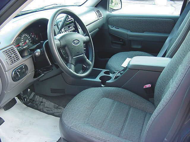 Ford Explorer 2003 photo 9