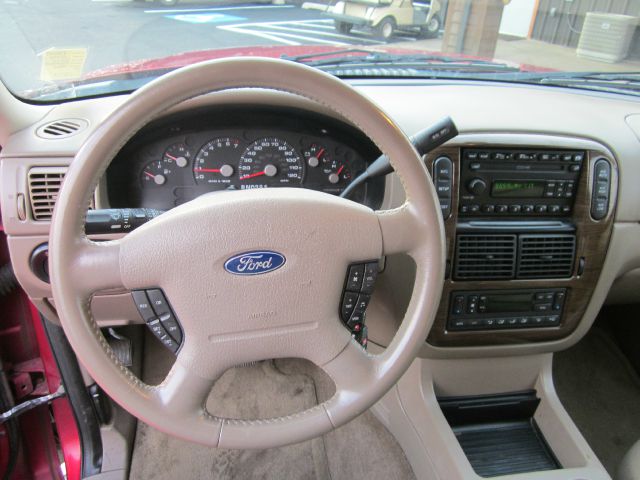 Ford Explorer 2003 photo 1
