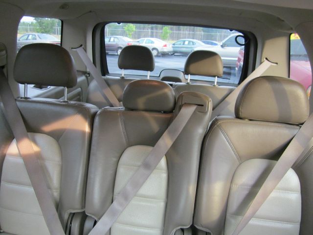 Ford Explorer 2003 photo 2