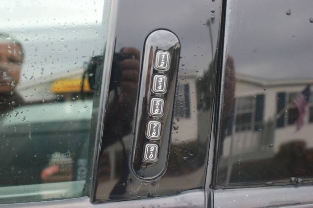 Ford Explorer 2003 photo 4