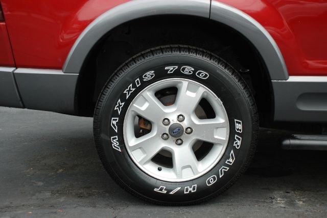 Ford Explorer 2003 photo 9