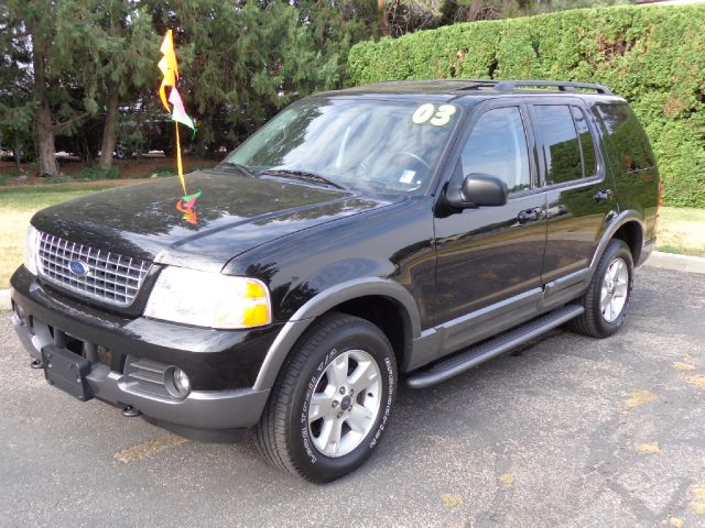 Ford Explorer 2003 photo 3