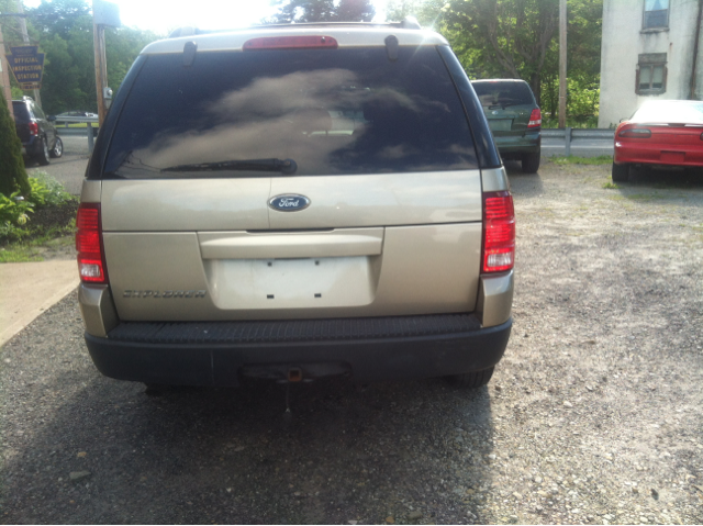 Ford Explorer 2003 photo 2