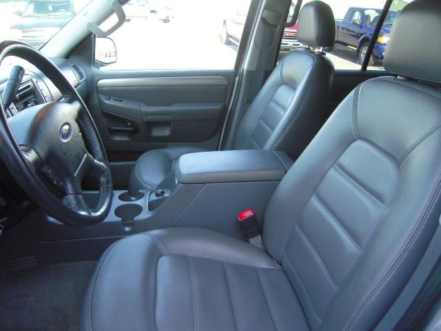 Ford Explorer 2003 photo 4